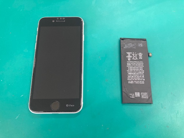 iPhone SE 第2世代 のバッテリー交換を行いました